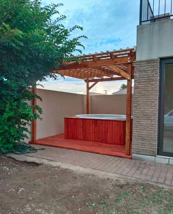 Composite Decking project 15 by Hot Mix Holdings